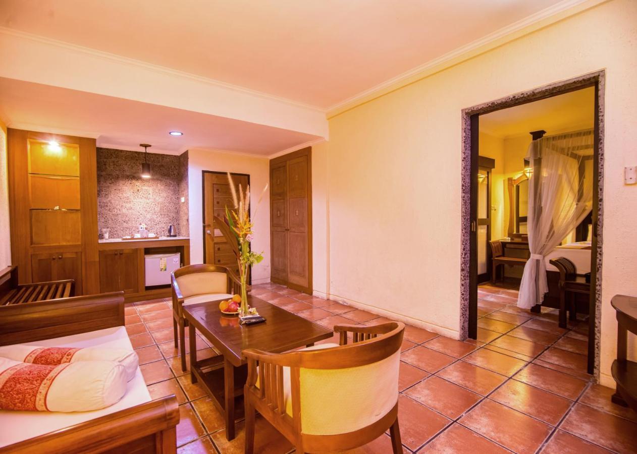 Nugraha Seaview & 3* Lovina (Bali)