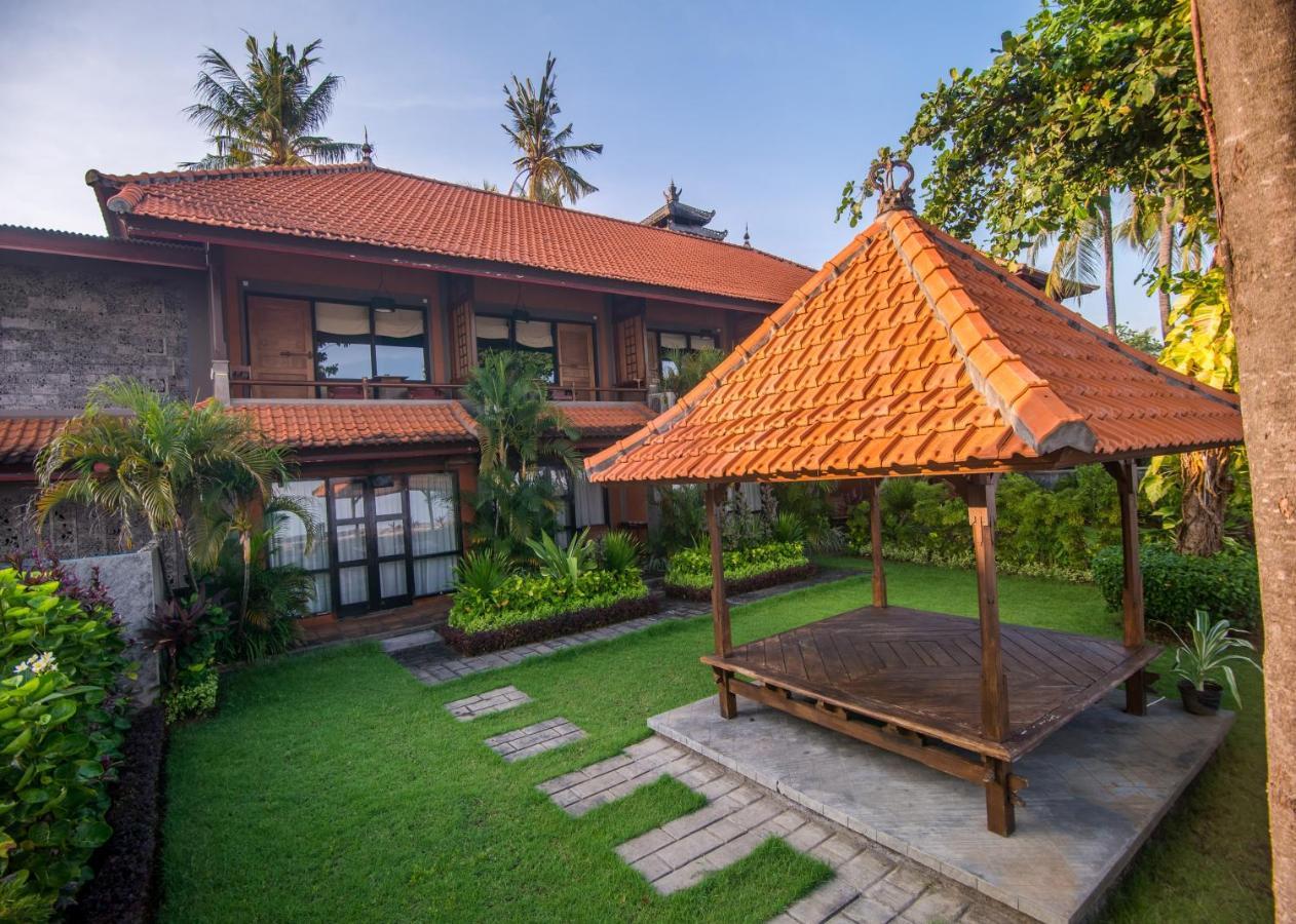 Nugraha Seaview & 3*