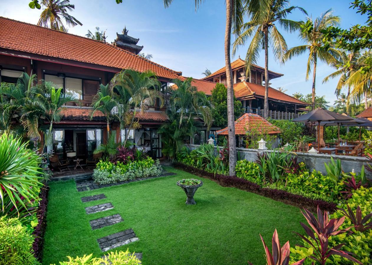 Nugraha Seaview & 3*